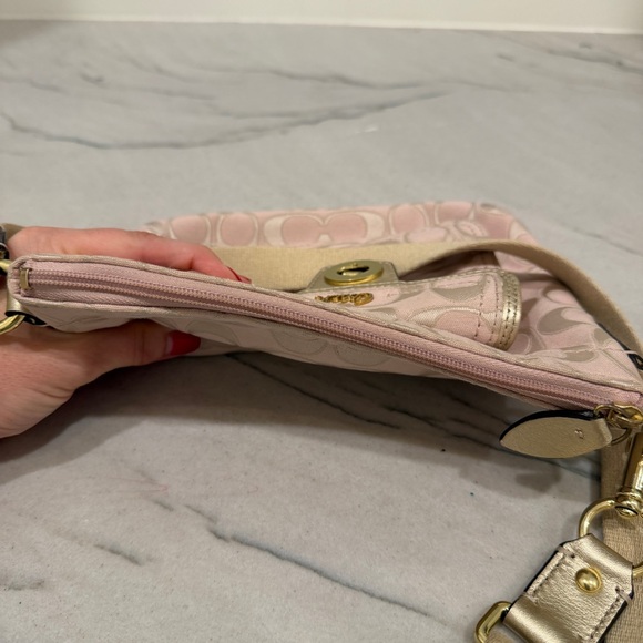Coach Penelope Signature Jacquard Blush Pink Crossbody Bag Turnlock - Picture 15 of 16
